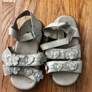 Little girls Smart Step Sandals tan/ hearts/flowers/Velcro close size 9W